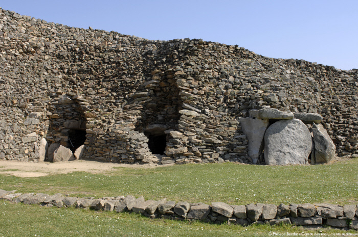 Cairn de Barnenez à Plouezoc'h en France