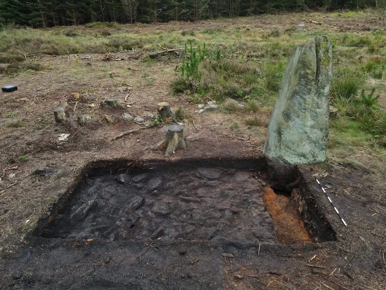 Cercle de pierre à Farley Moor, dans le comté du Derbyshire en Angleterre, vieux de 3 700 ans.