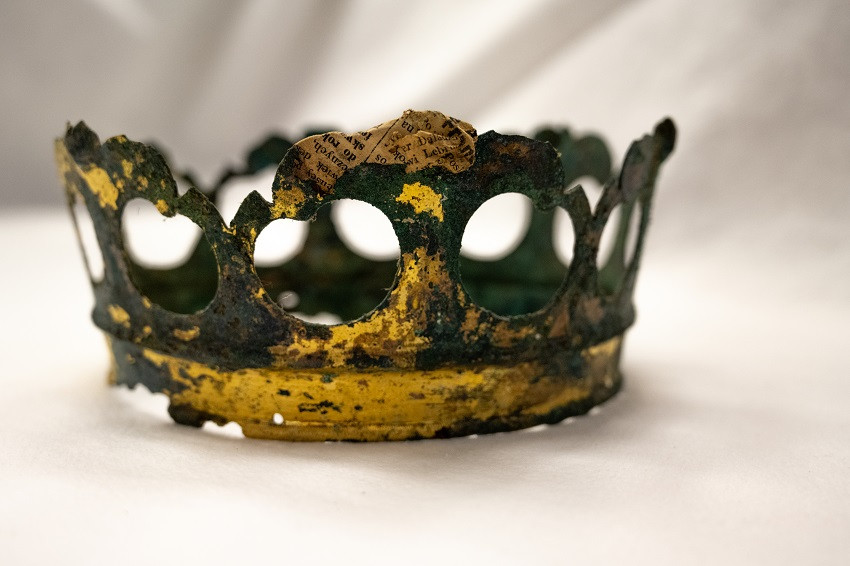 Couronne en or de la reineElisabeth de Habsbourg du XVIe siècle à Vilnius en Lituanie.