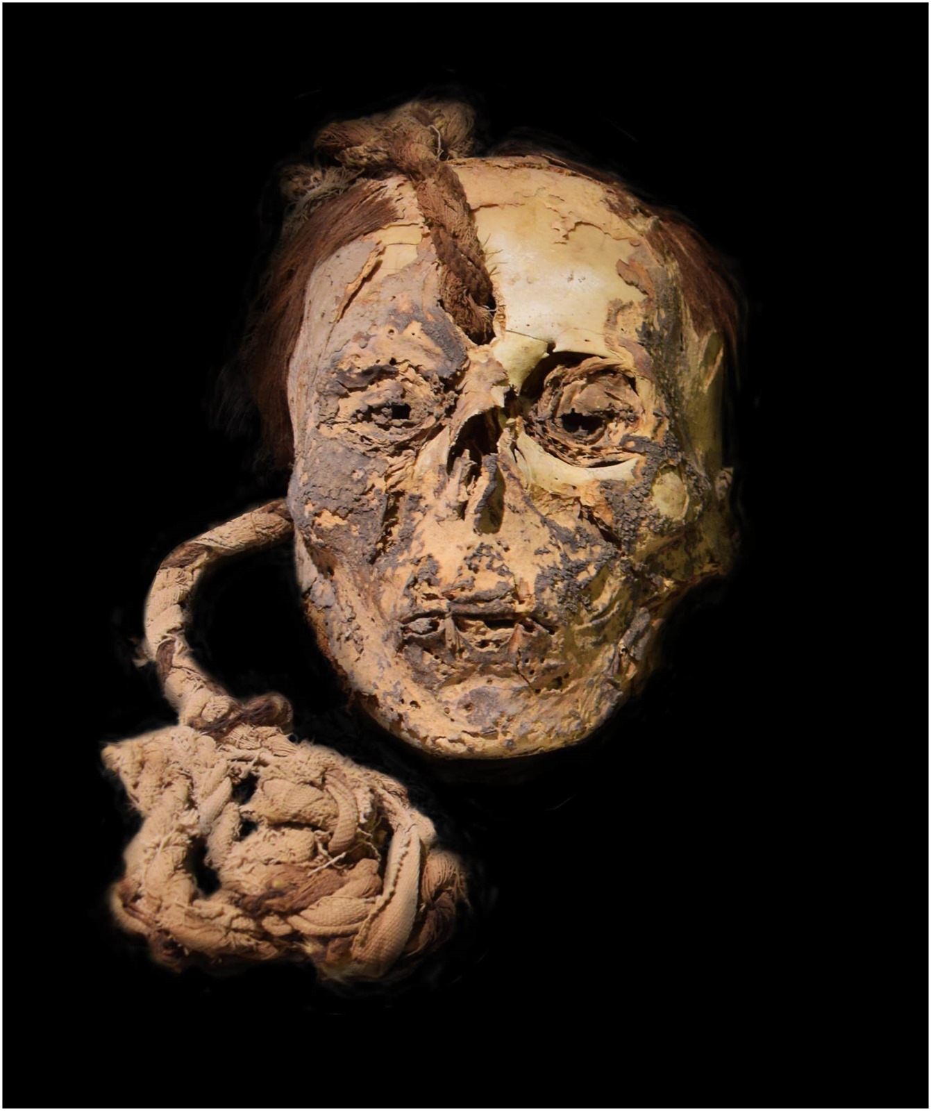 Enfant nazca offert en sacrifice au Pérou, il y a 3 500 ans.