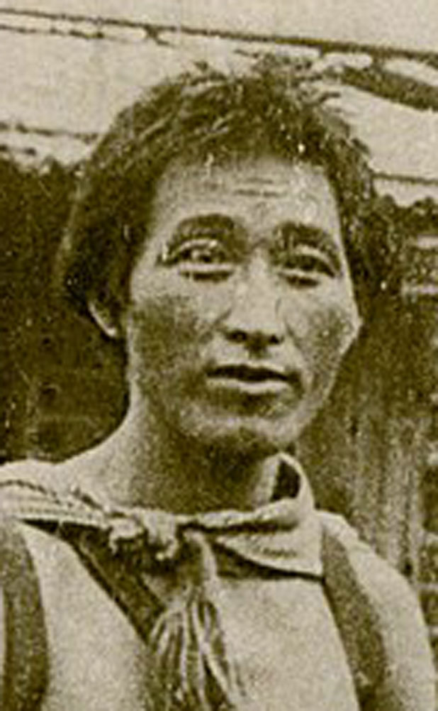 Ethnie Saisiyat de Formose ou Taïwan, par le photographe japonais Tutsuyama (1900).