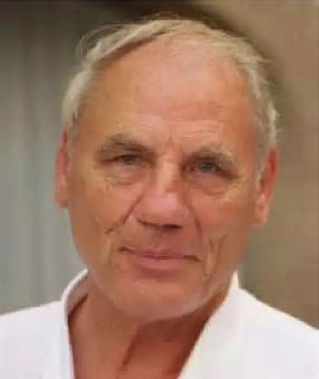Ryke Geerd Hamer, médecin allemand, découvreur traitement anti-cancéreux.