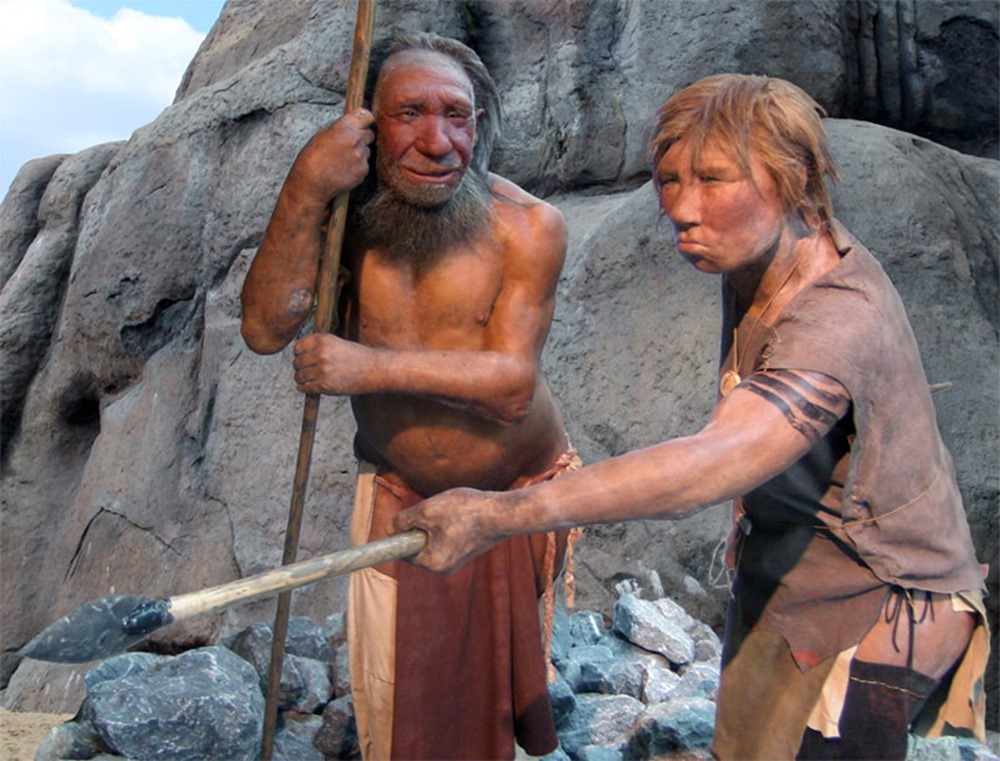 Homo Nédertalensis, couple tatoué