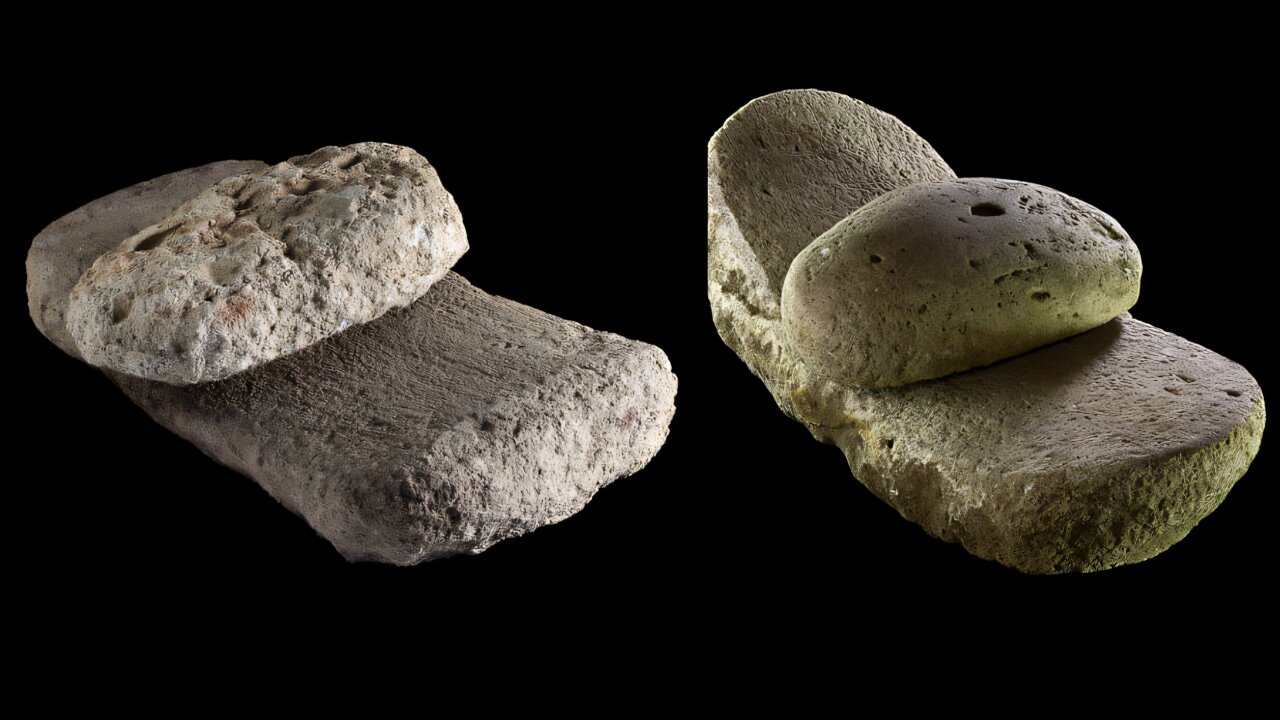 Paire assortie de meules du dépôt de Sömmerda, et l'autre de Goseck, en Allemagne.