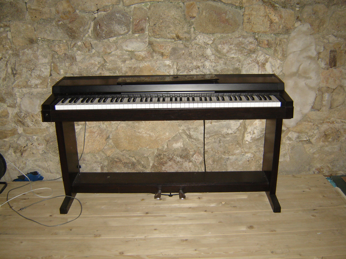 Piano "Au Fil de Soi" d'Issamoulenc, dans l'Auzène, en Ardèche.