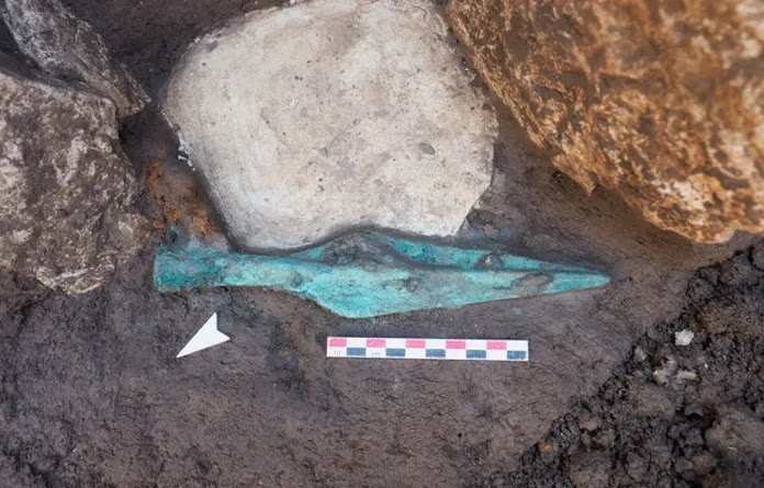 Pointe de flèche à Trente en Italie, il y a presque 3 000 ans.
