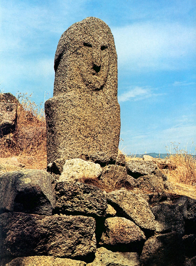 statues menhirs filitosa