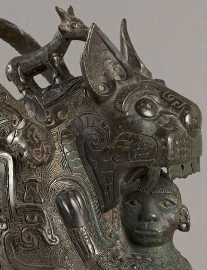 Vase You dit La Tigresse en bronze.